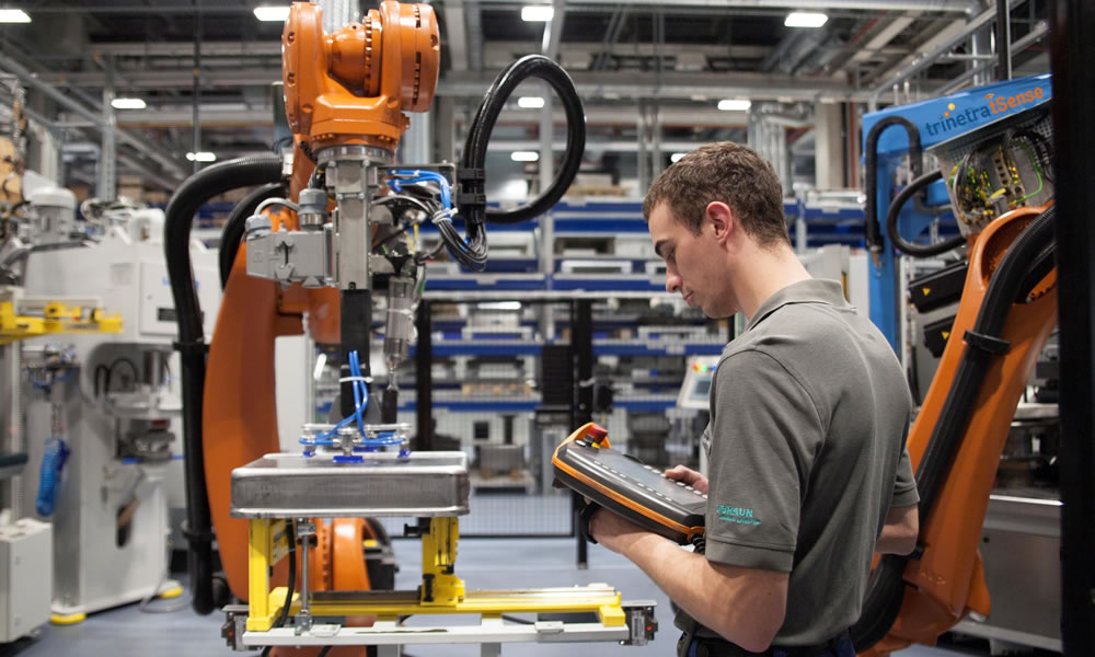 Smart manufacturing operations add value with Industry 4.0 platform and IoT